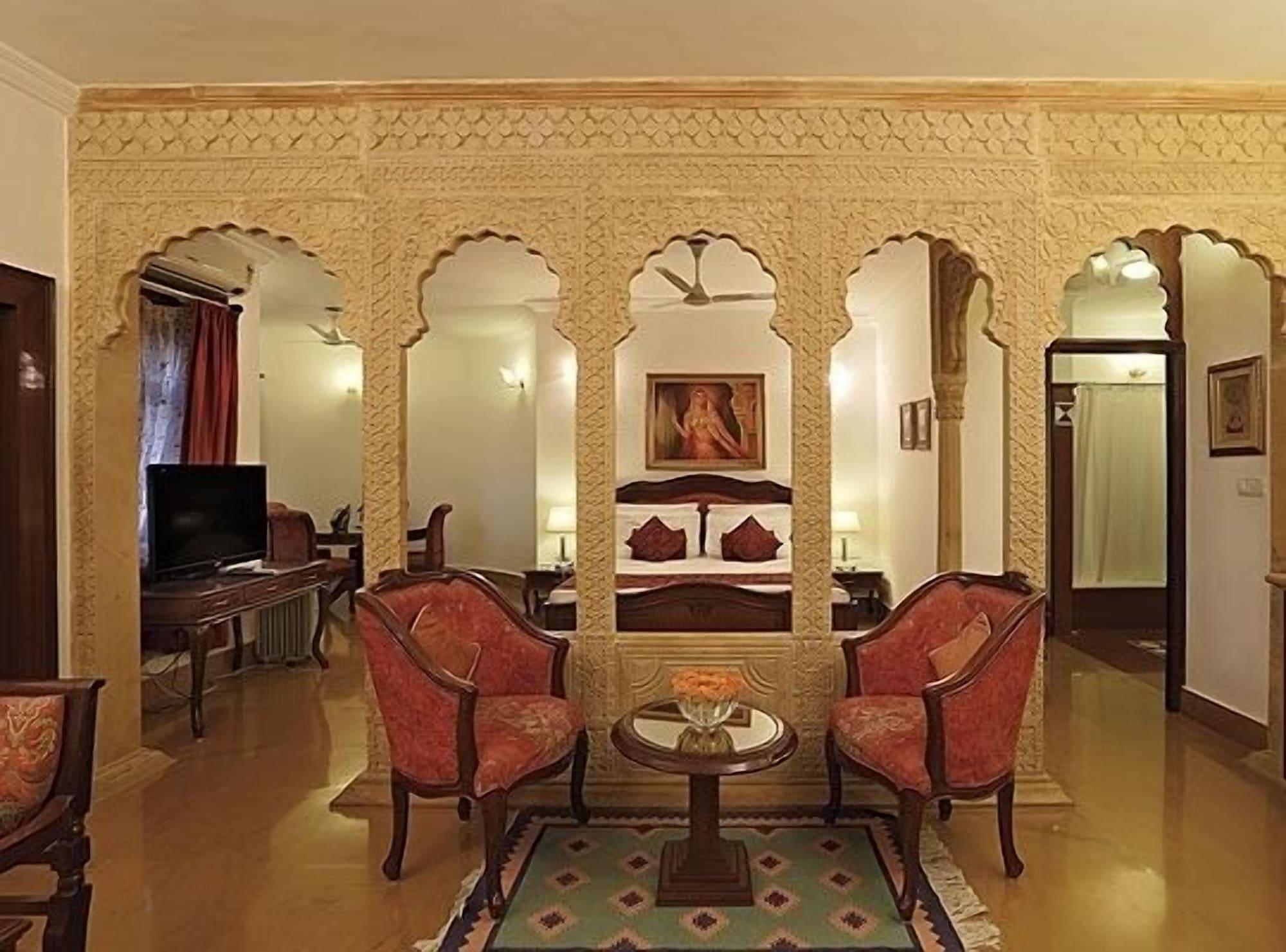 Hotel Rang Mahal Джайсалмер Экстерьер фото