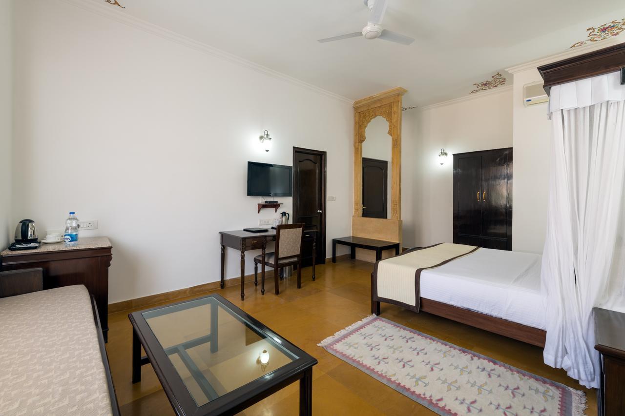 Hotel Rang Mahal Джайсалмер Экстерьер фото